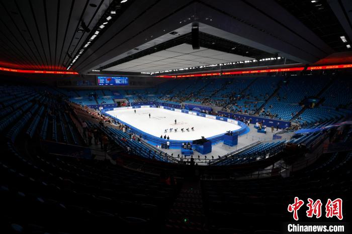 全国短道速滑冠军赛在首都揭幕，刘少林与刘少