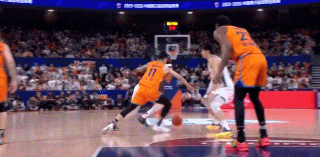 怀特塞德砍26篮板创CBA生涯新高 上海男篮大胜广