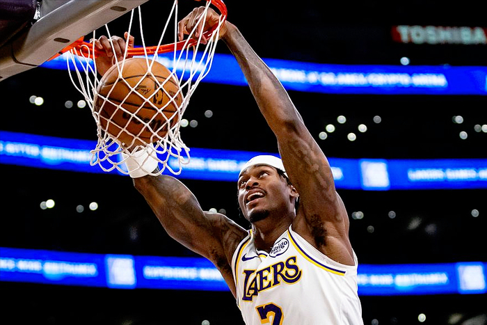 湖人季后赛轮换策略引争议，雷迪克能否改掉老