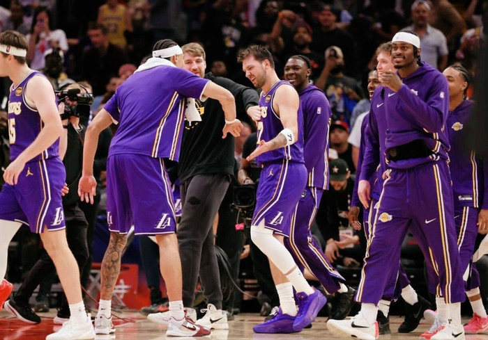 湖人季后赛轮换策略引争议，雷迪克能否改掉老