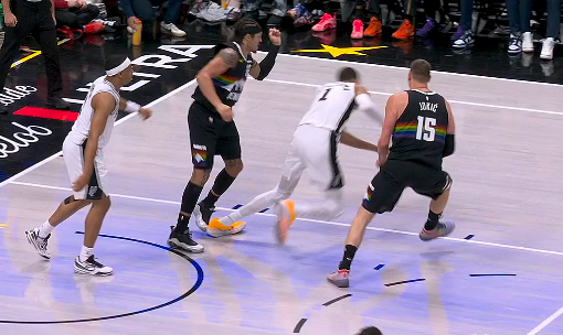 文班亚马头部撞击事件引发判罚争议，掘金挑战