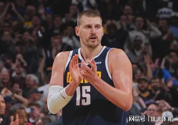 字母哥或离队 伦纳德自由身引争抢 詹姆斯降薪留