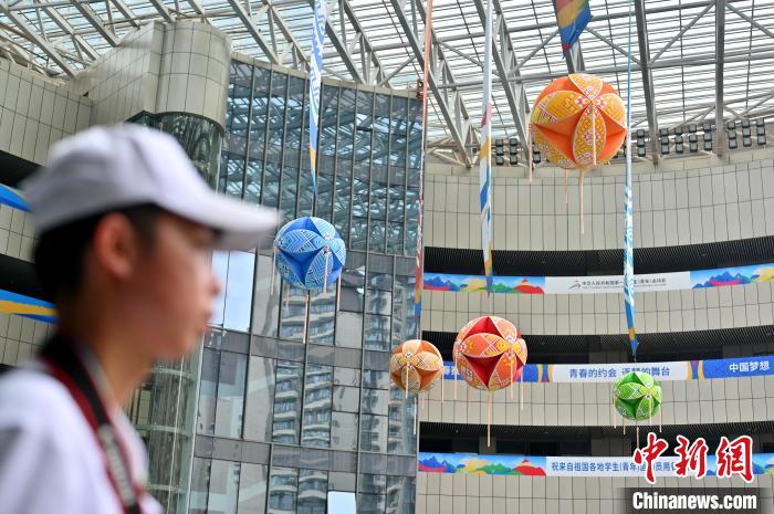 首届学青会运动员村：千道美食非遗体验受追捧